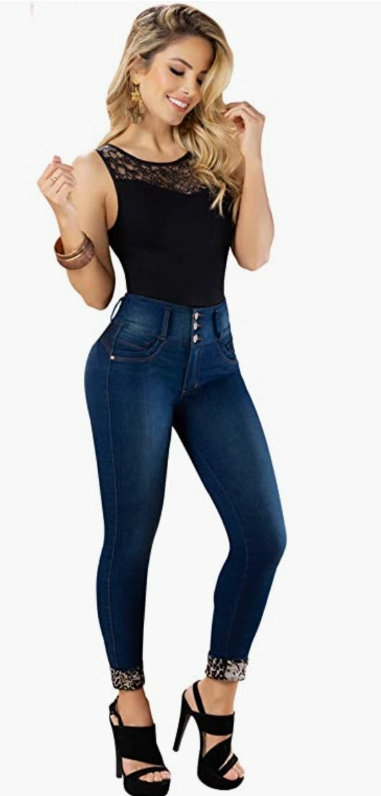 BUTT-LIFT JEANS BY DRAXY