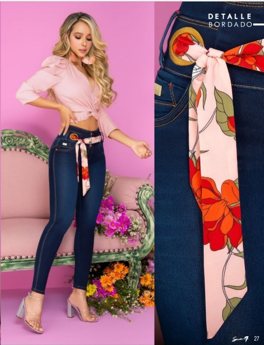 SEVEN BUTT-LIFTING JEANS