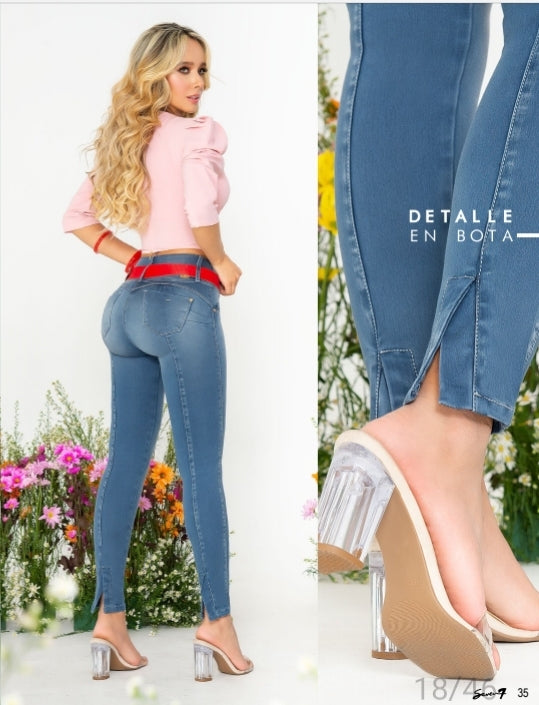 SEVEN BUTT-LIFTING JEANS